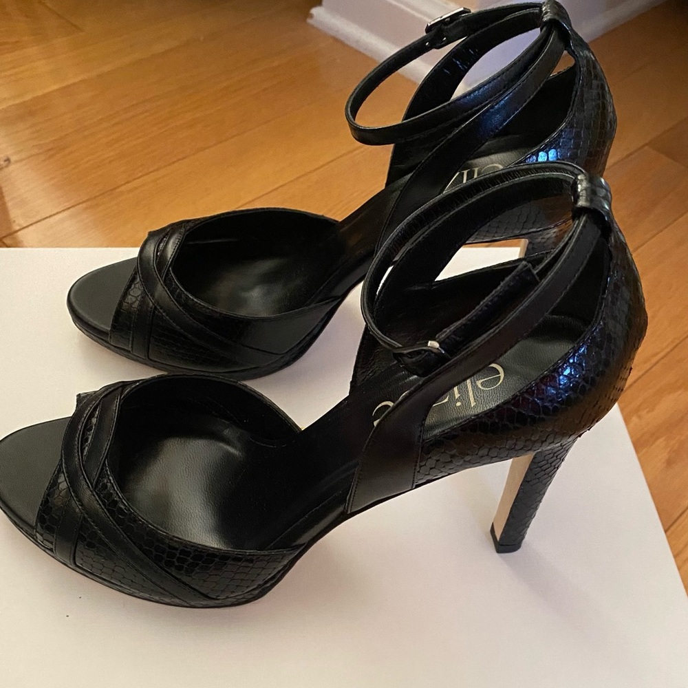 Adriana Sandal by Elizee Size 38 - Picture 9 of 13